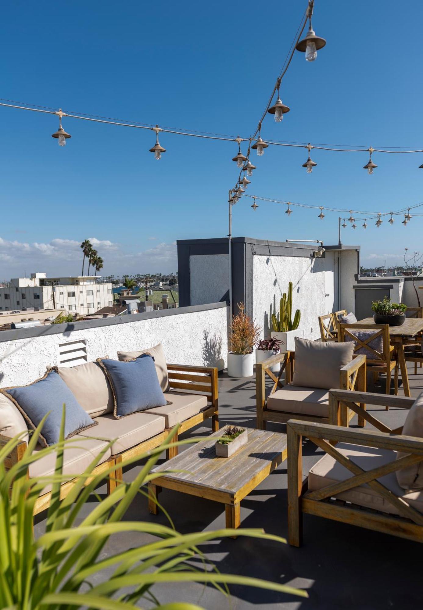50 M To Sand Lgb 2 King Suites Long Beach Bagian luar foto