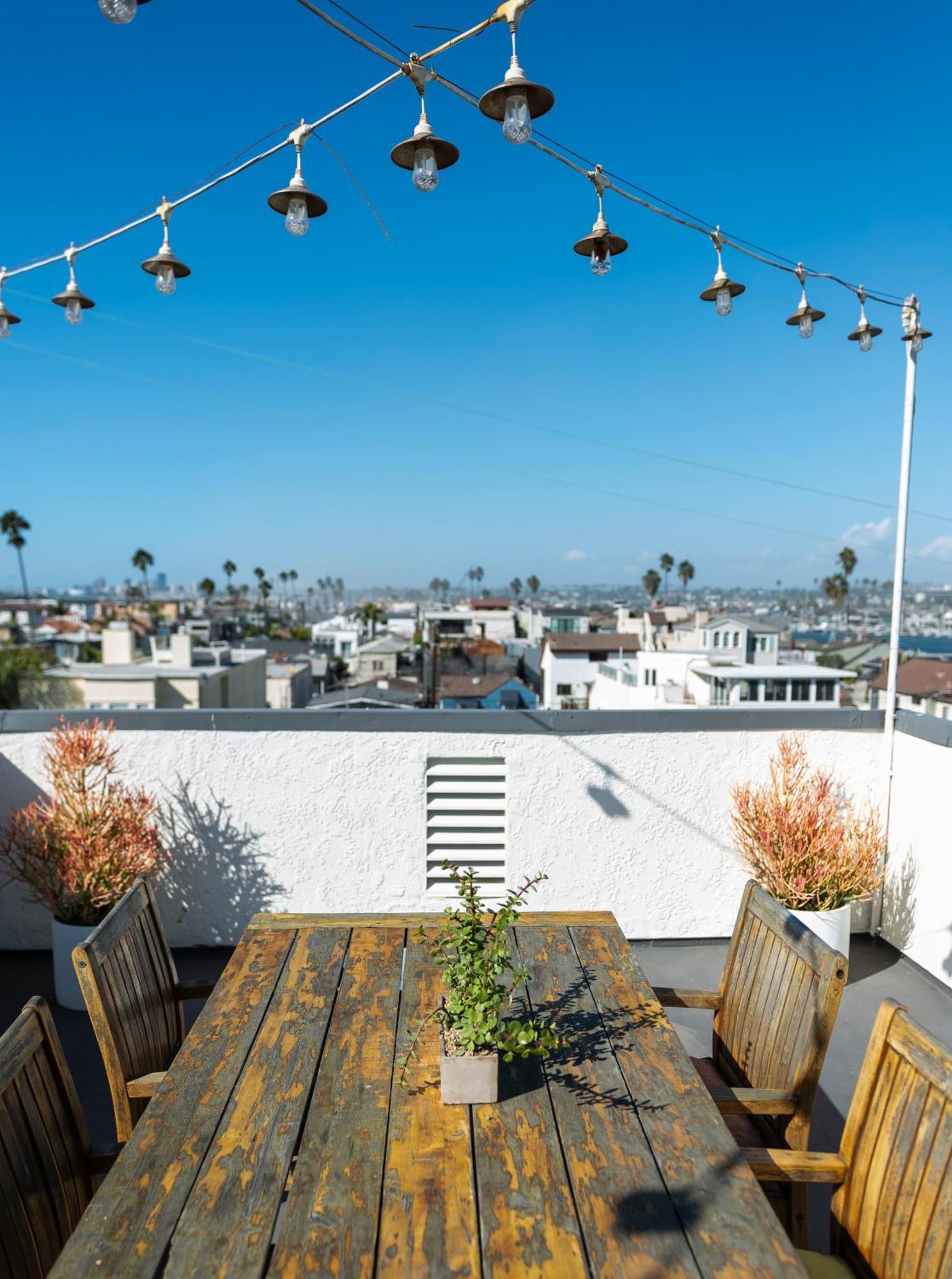 50 M To Sand Lgb 2 King Suites Long Beach Bagian luar foto