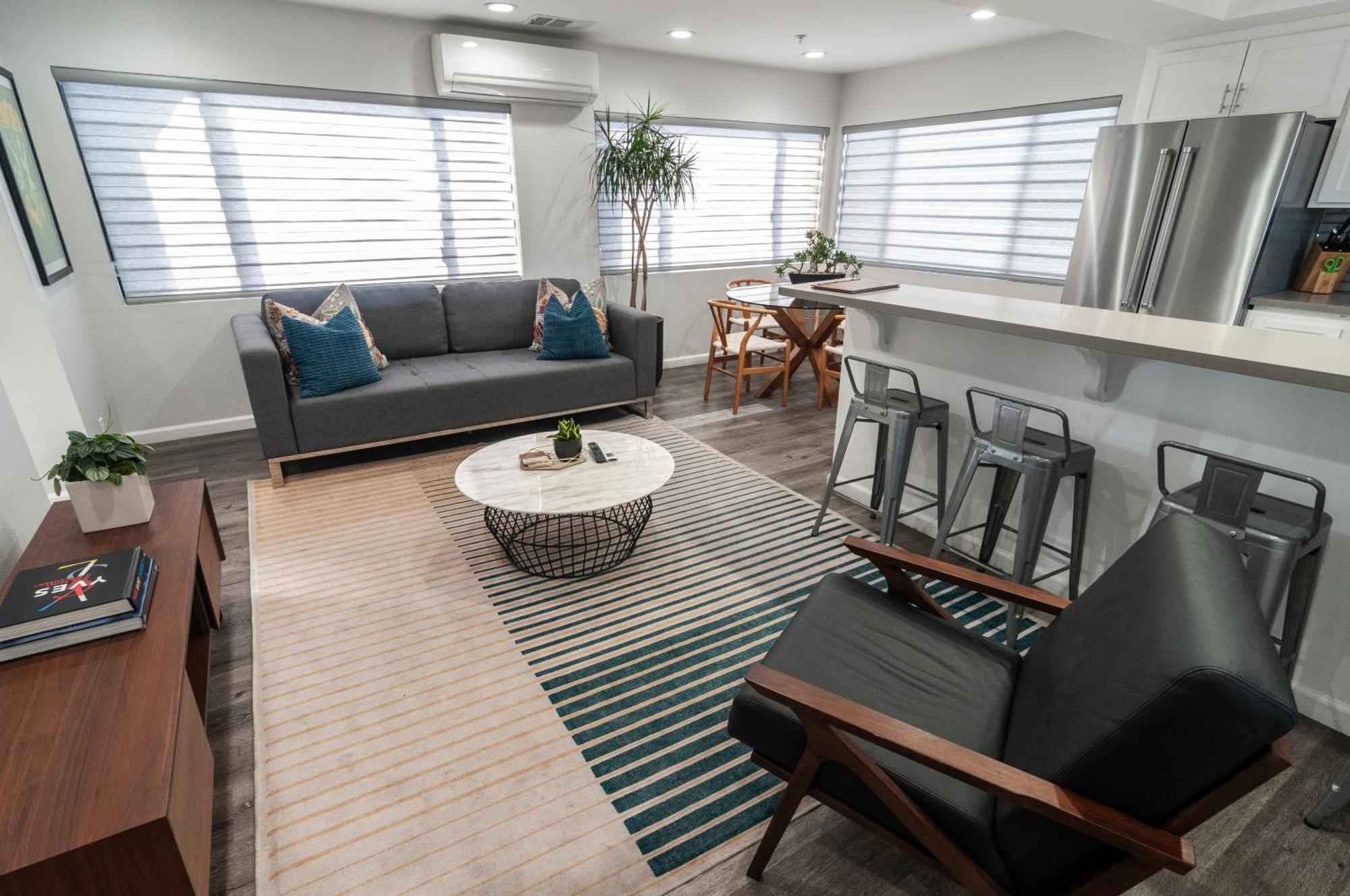 50 M To Sand Lgb 2 King Suites Long Beach Bagian luar foto